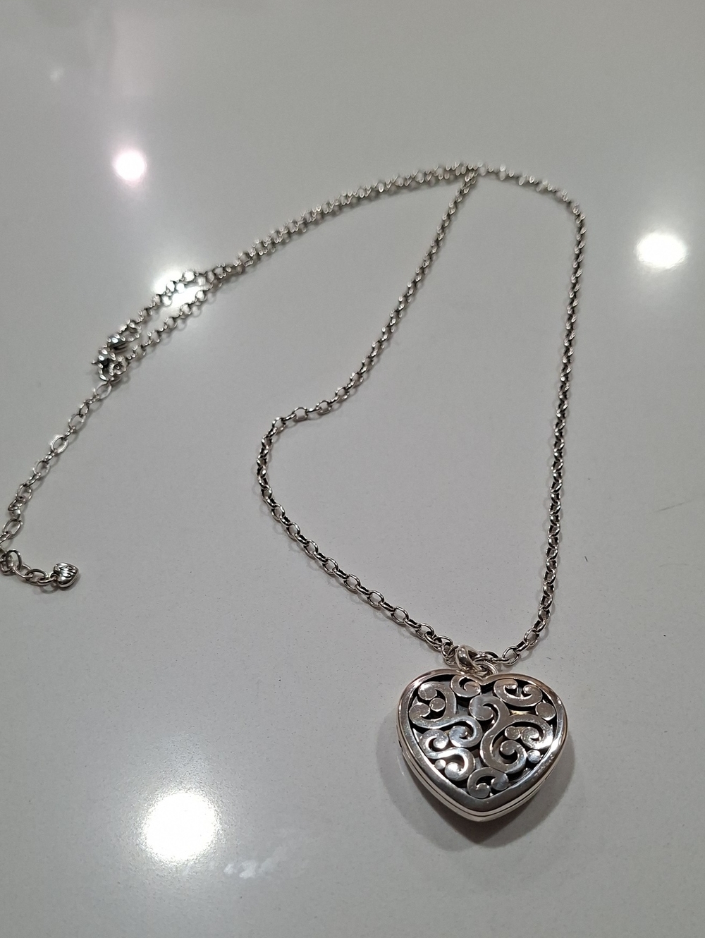 Stunning Silver Heart Filigree Pendant Necklace - Women Jewelry